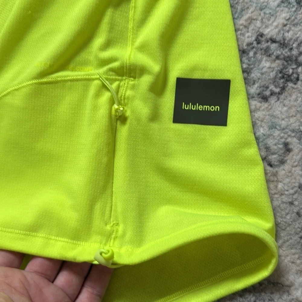 Lululemon Lightweight Cinched Hem Hiking T-Shirt in Highlight Yellow - Picture 5 of 8